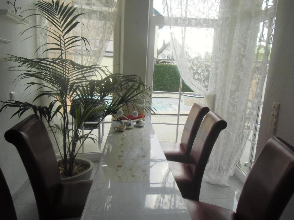 רוסט Gaestehaus Tante Tienchen 7 Minuten Zu Fuss Zum Europa Park , Plus Kostenloses Parkplatzticket Rulantica ,Alle Unsere Suiten Haben Einen Balkon מראה חיצוני תמונה