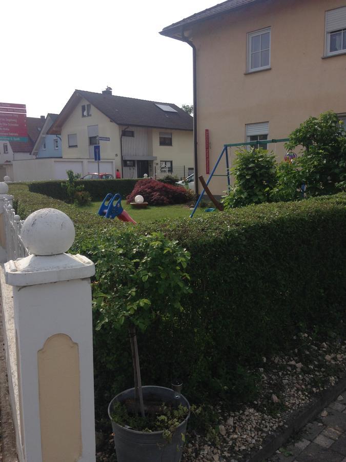 רוסט Gaestehaus Tante Tienchen 7 Minuten Zu Fuss Zum Europa Park , Plus Kostenloses Parkplatzticket Rulantica ,Alle Unsere Suiten Haben Einen Balkon מראה חיצוני תמונה